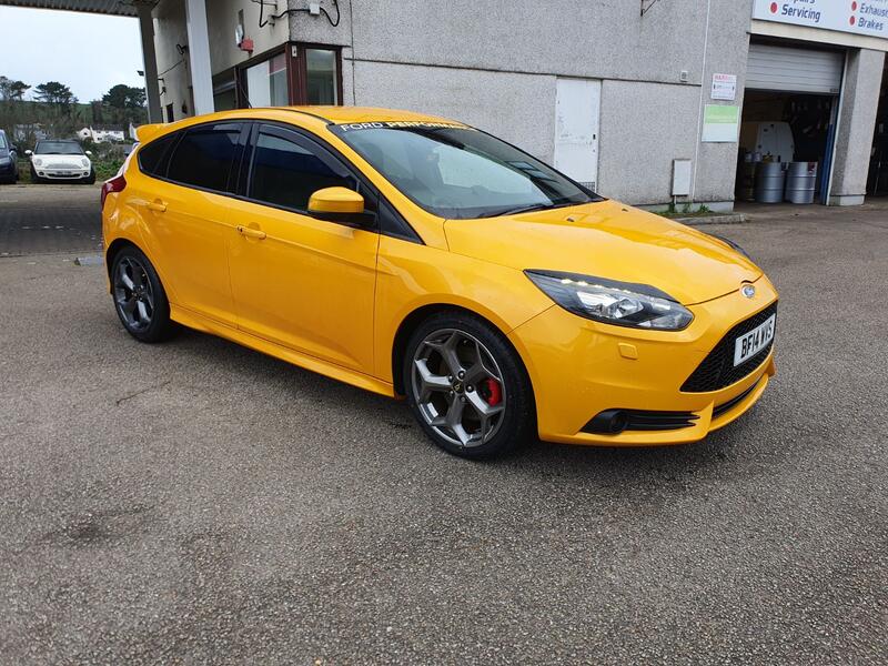 View FORD FOCUS 2.0 T EcoBoost ST-3 