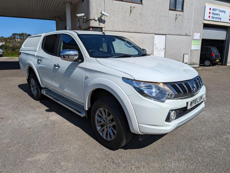 MITSUBISHI L200