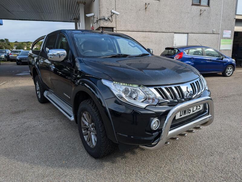 View MITSUBISHI L200 2.4 DI-D DC Barbarian *** NO VAT ***