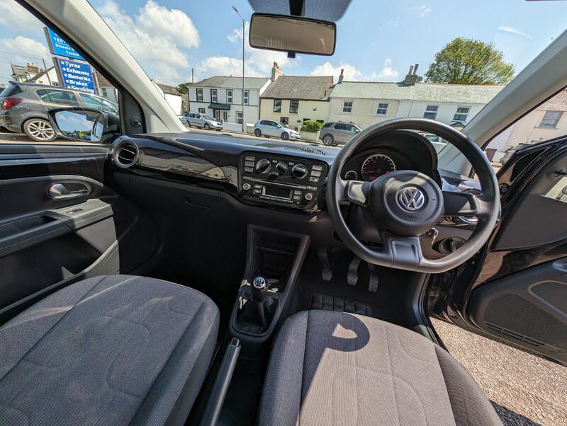 VOLKSWAGEN UP