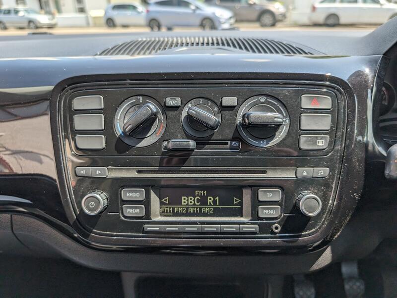 VOLKSWAGEN UP