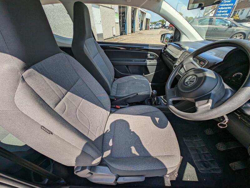 VOLKSWAGEN UP