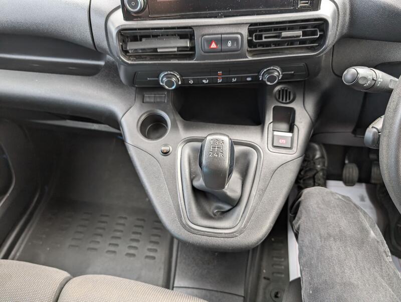 PEUGEOT PARTNER