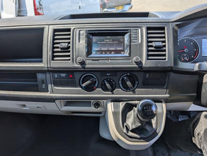 VOLKSWAGEN TRANSPORTER