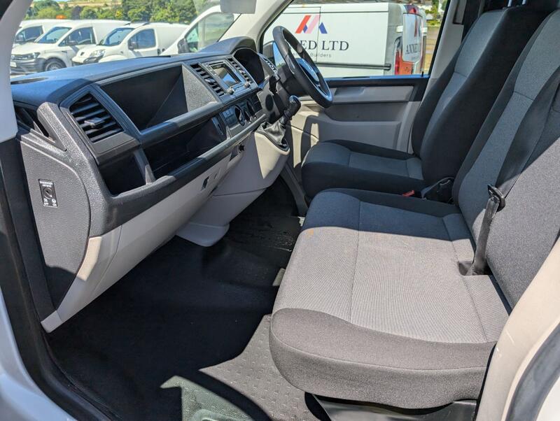 VOLKSWAGEN TRANSPORTER