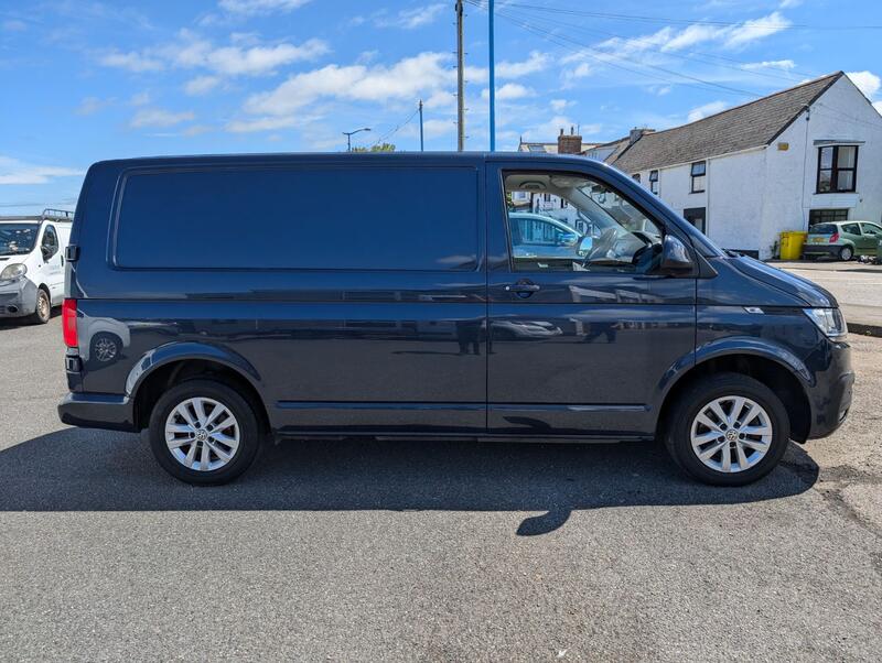 View VOLKSWAGEN TRANSPORTER 2.0 TDI T28 Highline