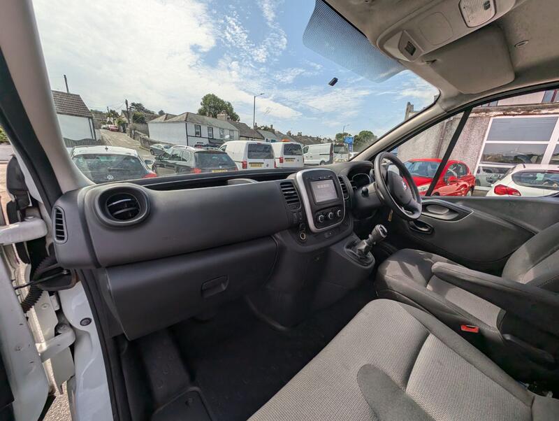 RENAULT TRAFIC