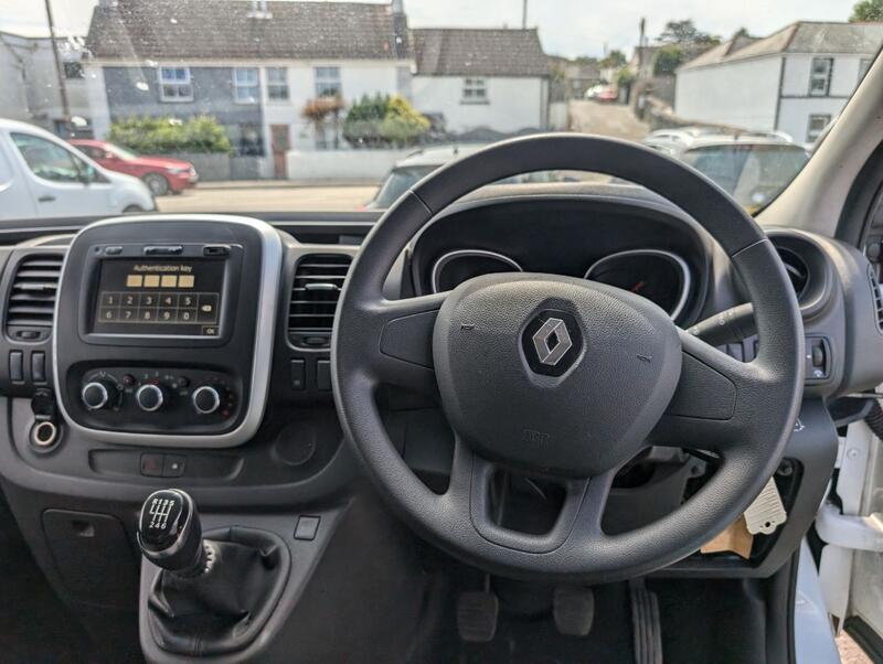 RENAULT TRAFIC