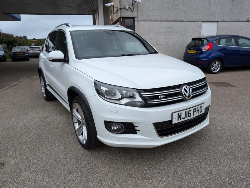 View VOLKSWAGEN TIGUAN 2.0 TDI BlueMotion Tech R-Line Edition DSG *** Automatic ***