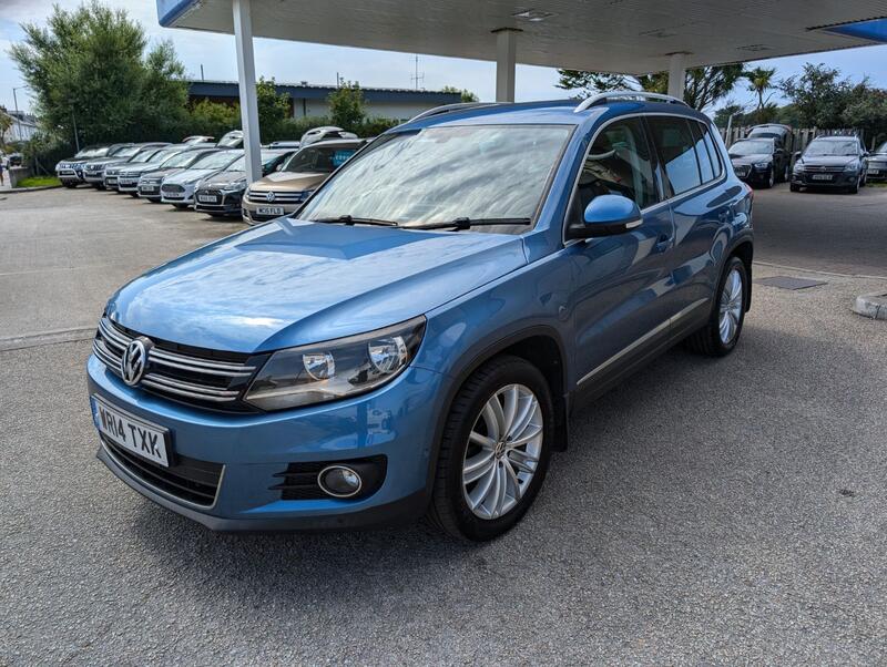 VOLKSWAGEN TIGUAN