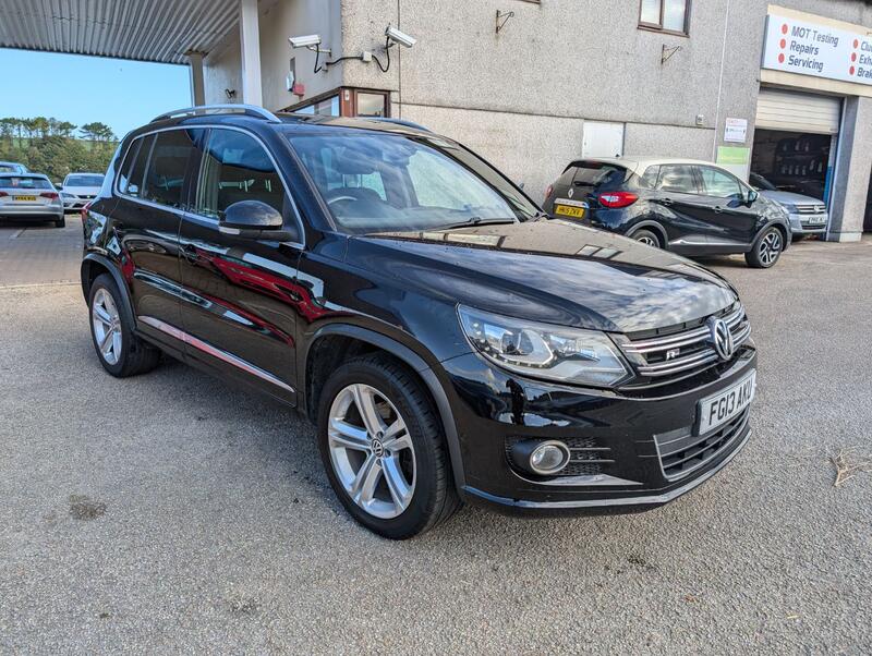 View VOLKSWAGEN TIGUAN 2.0 TDI BlueMotion Tech R-Line