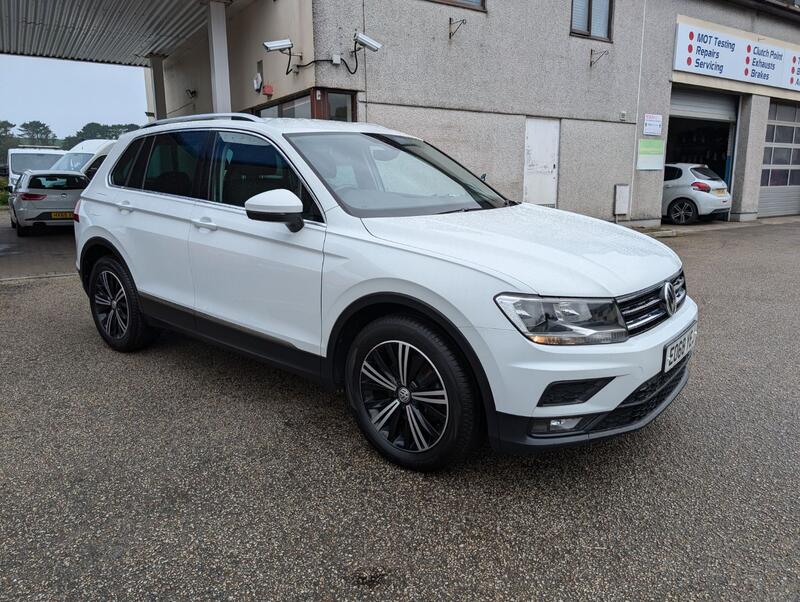 View VOLKSWAGEN TIGUAN 2.0 TDI SE Navigation