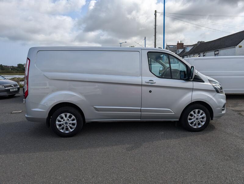 View FORD TRANSIT CUSTOM 2.0 300 EcoBlue Limited