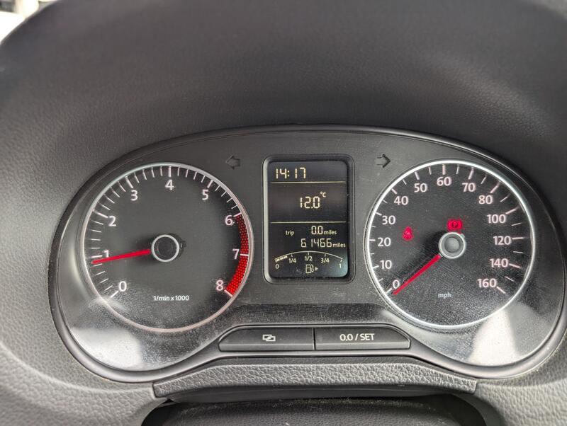 VOLKSWAGEN POLO