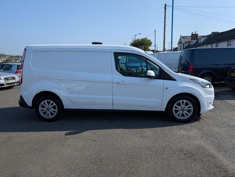 View FORD TRANSIT CONNECT 1.5 240 EcoBlue Limited