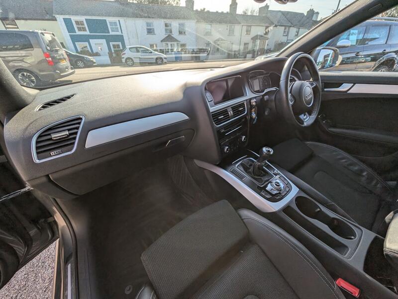 AUDI A4 AVANT