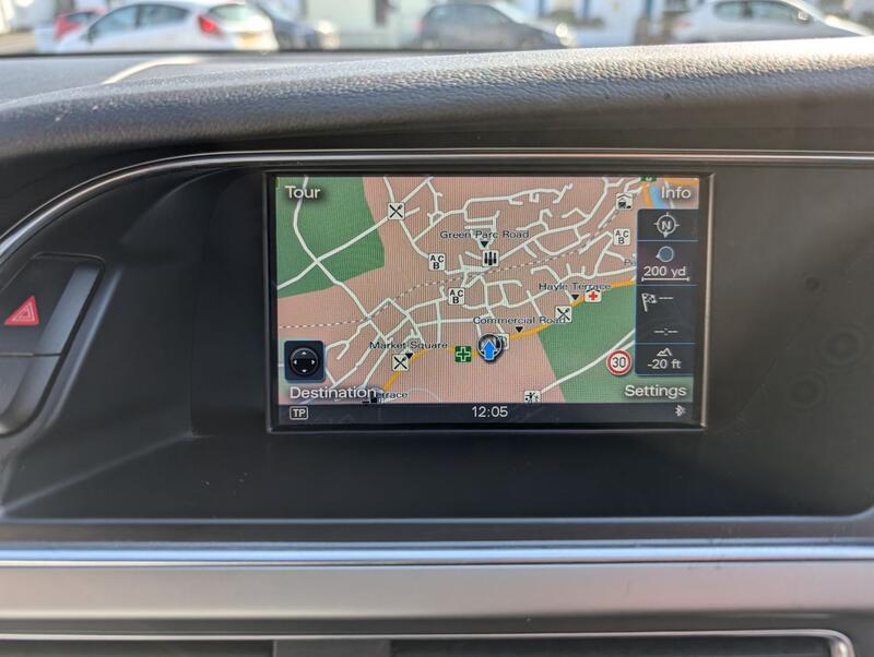 AUDI A4 AVANT
