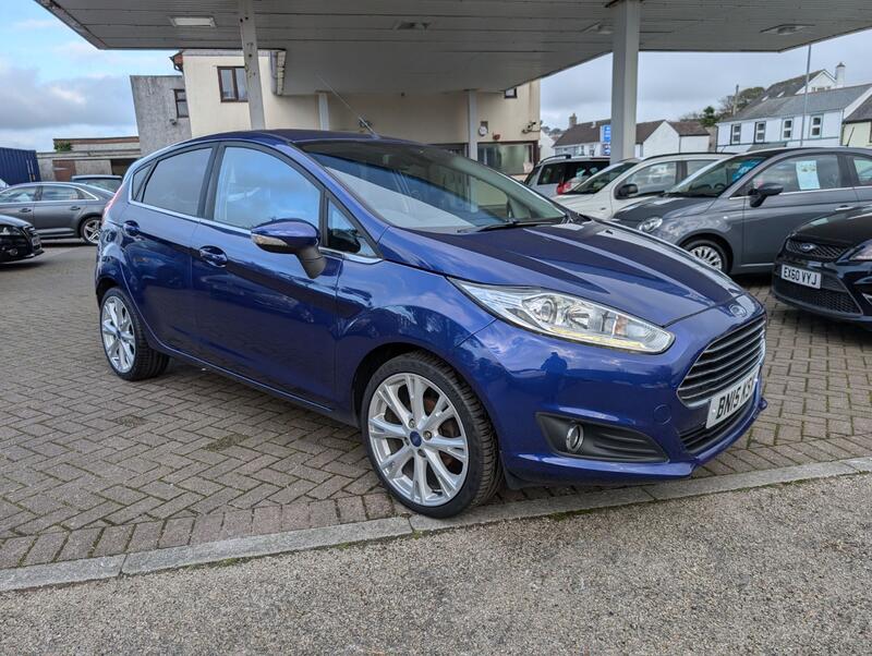 View FORD FIESTA 1.0 T EcoBoost Titanium