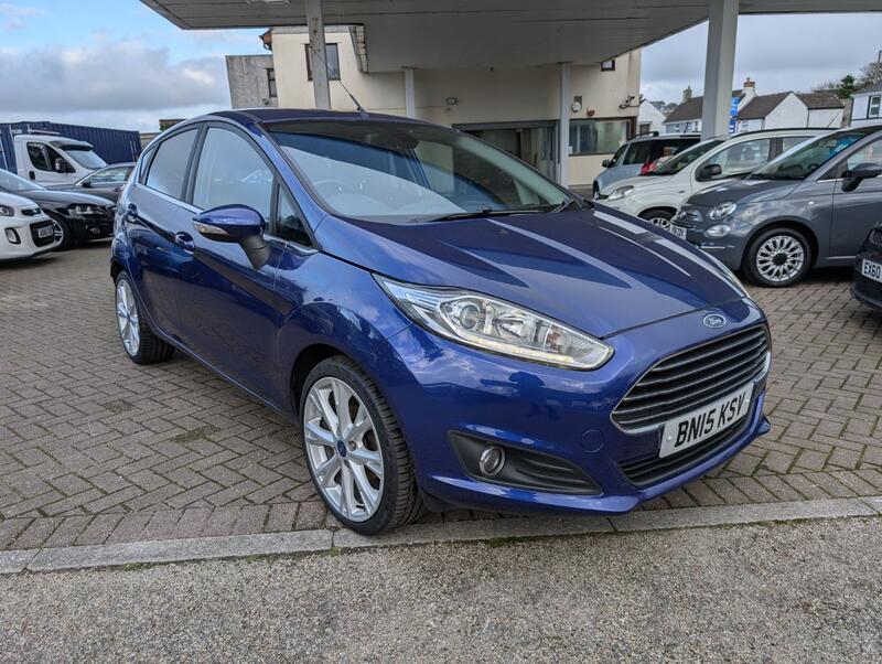 View FORD FIESTA 1.0 T EcoBoost Titanium
