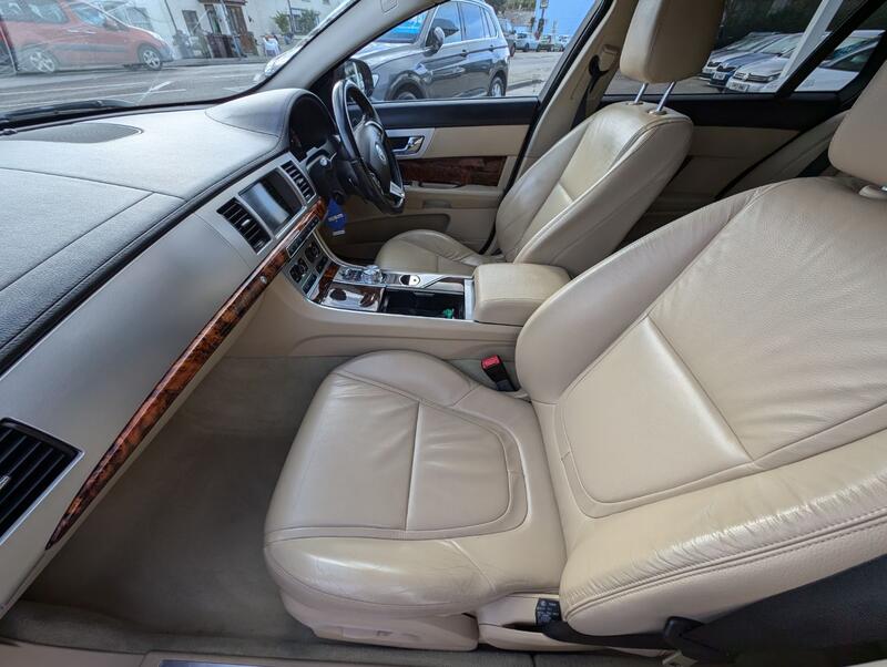 JAGUAR XF