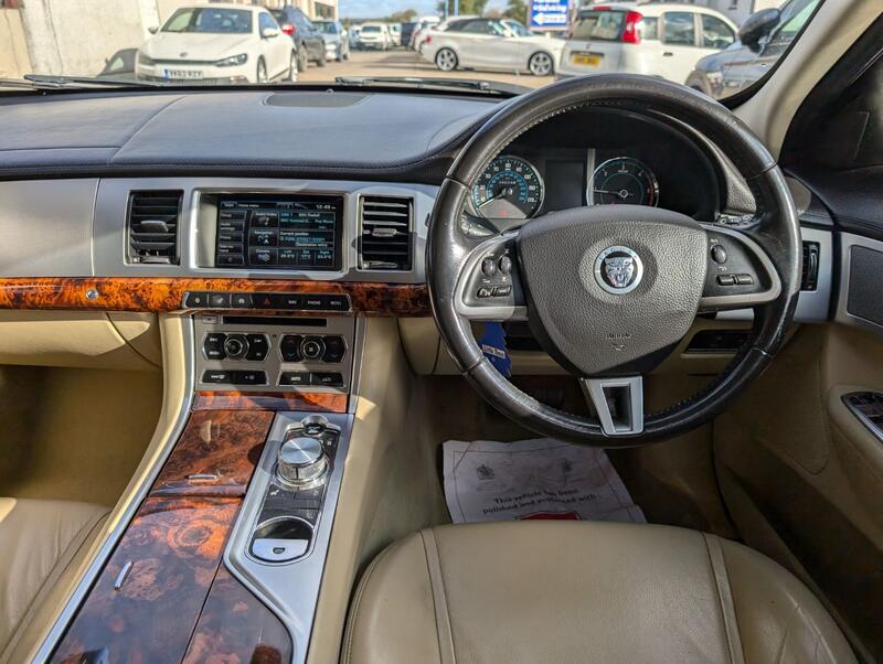 JAGUAR XF