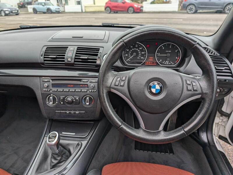BMW 1 SERIES
