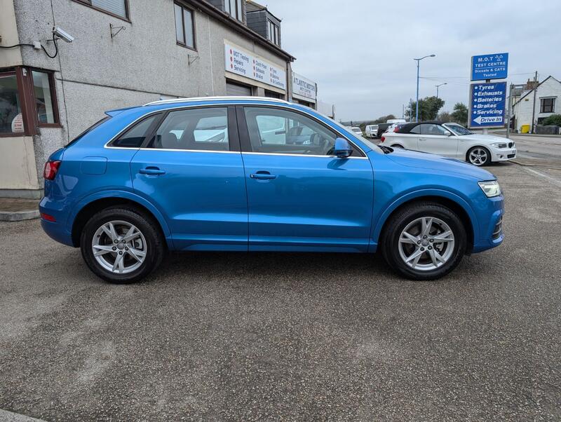 AUDI Q3