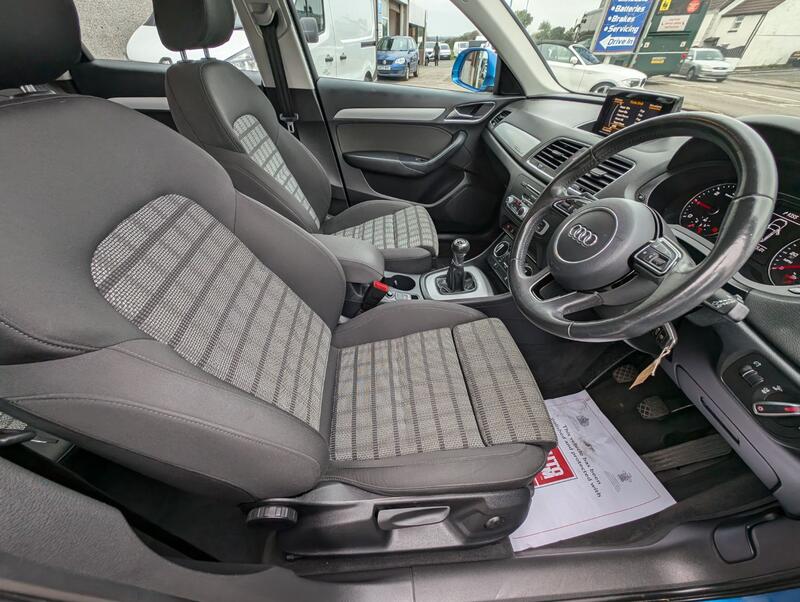 AUDI Q3