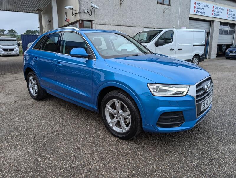 View AUDI Q3 2.0 TDI SE