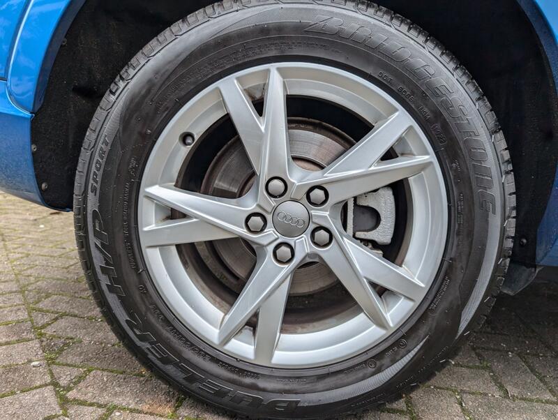 AUDI Q3