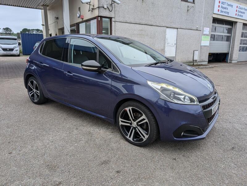 View PEUGEOT 208 1.6 BlueHDi GT Line