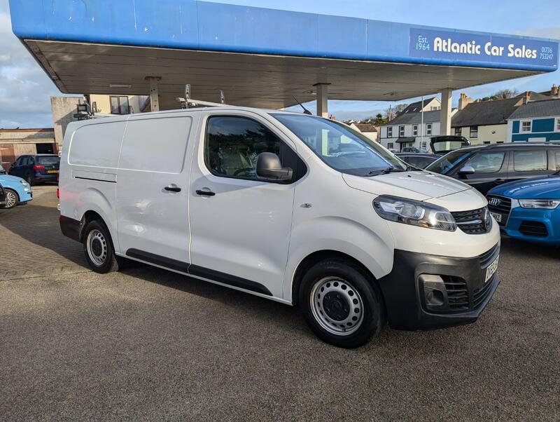 View VAUXHALL VIVARO 2.0 Turbo D 3100 Edition