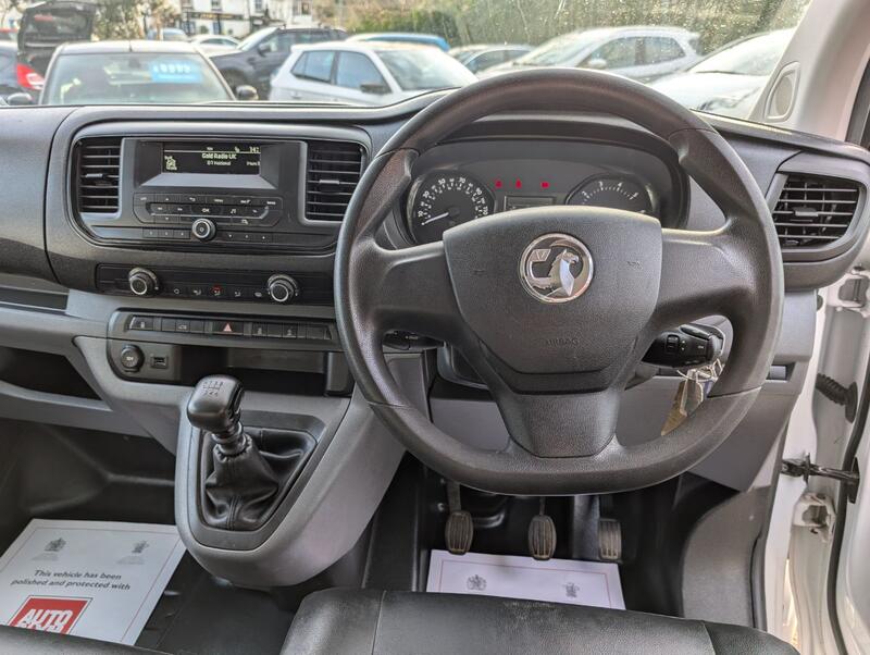 VAUXHALL VIVARO
