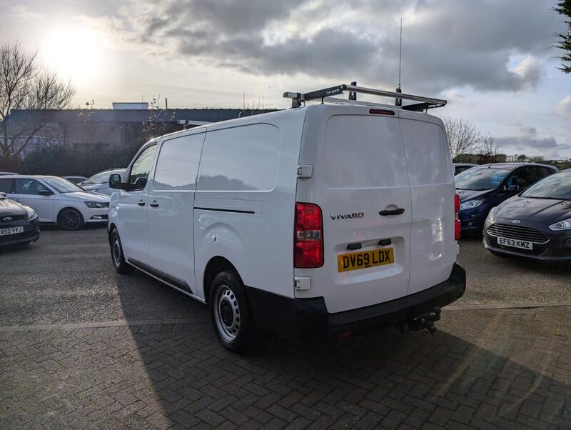 VAUXHALL VIVARO