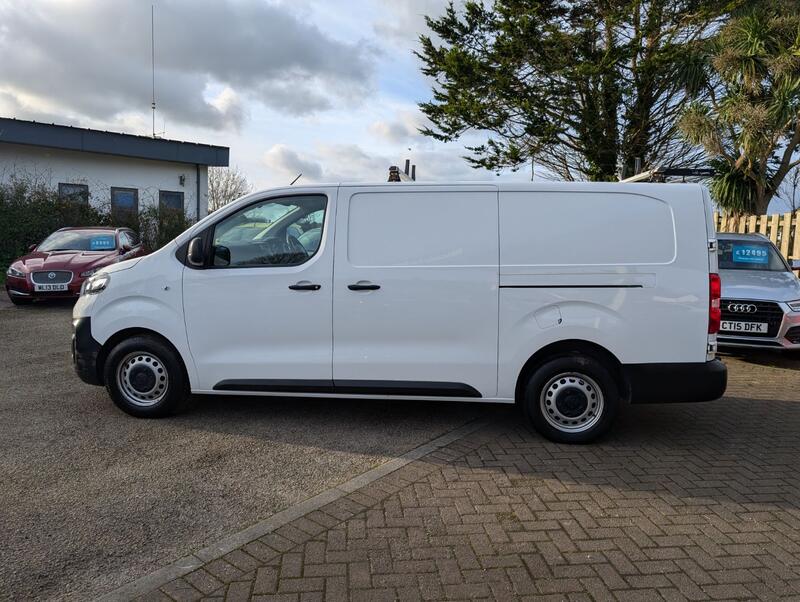 VAUXHALL VIVARO