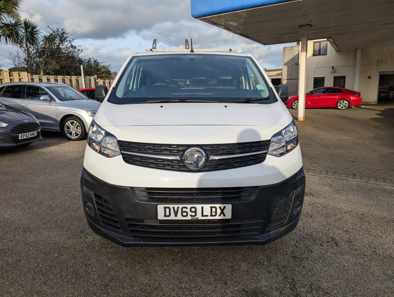 VAUXHALL VIVARO
