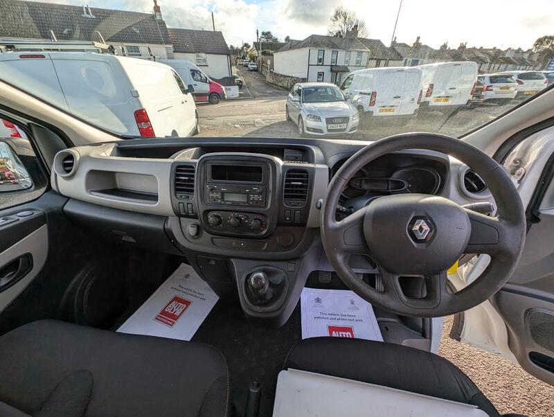RENAULT TRAFIC