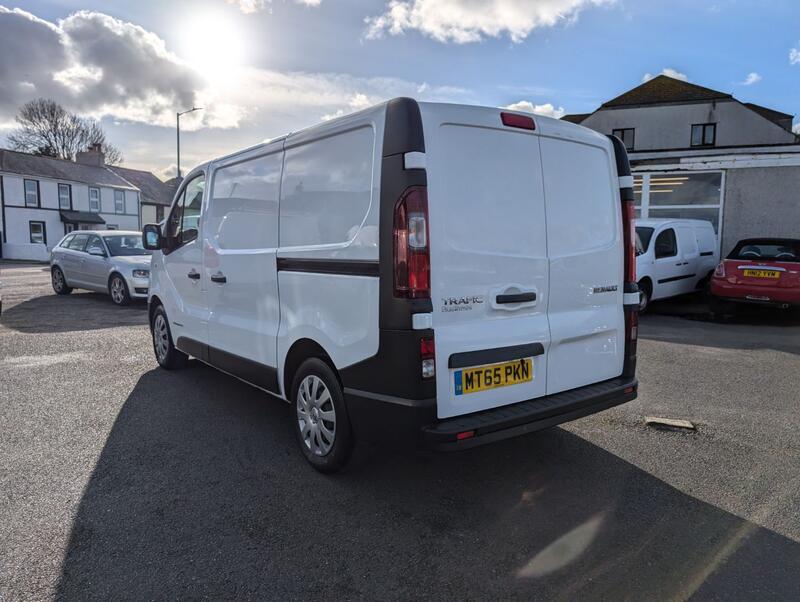 RENAULT TRAFIC