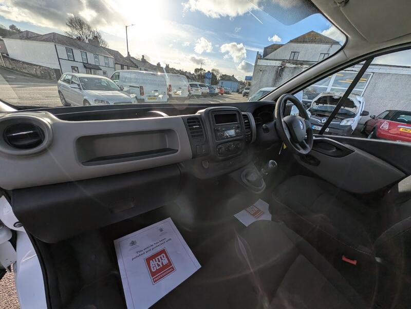 RENAULT TRAFIC