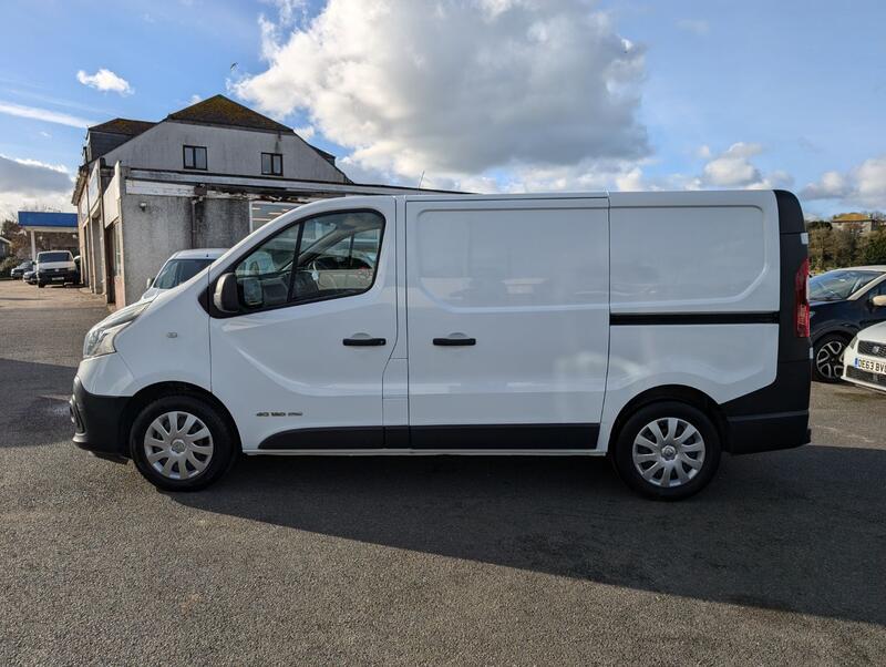 RENAULT TRAFIC