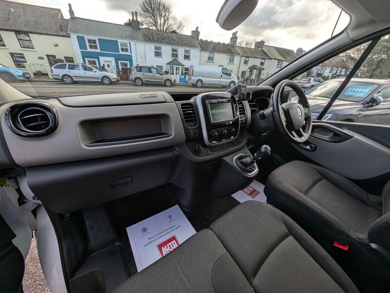 RENAULT TRAFIC