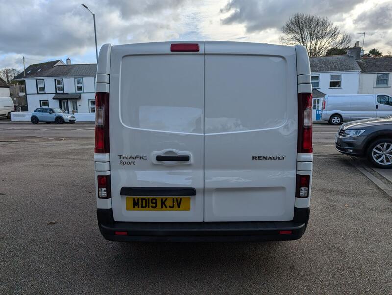 RENAULT TRAFIC