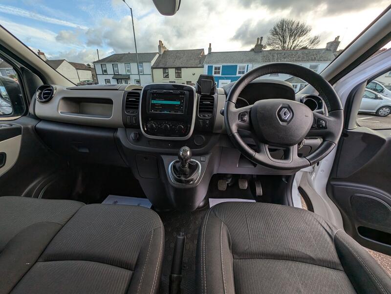 RENAULT TRAFIC
