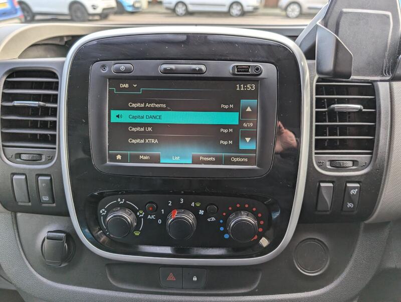 RENAULT TRAFIC