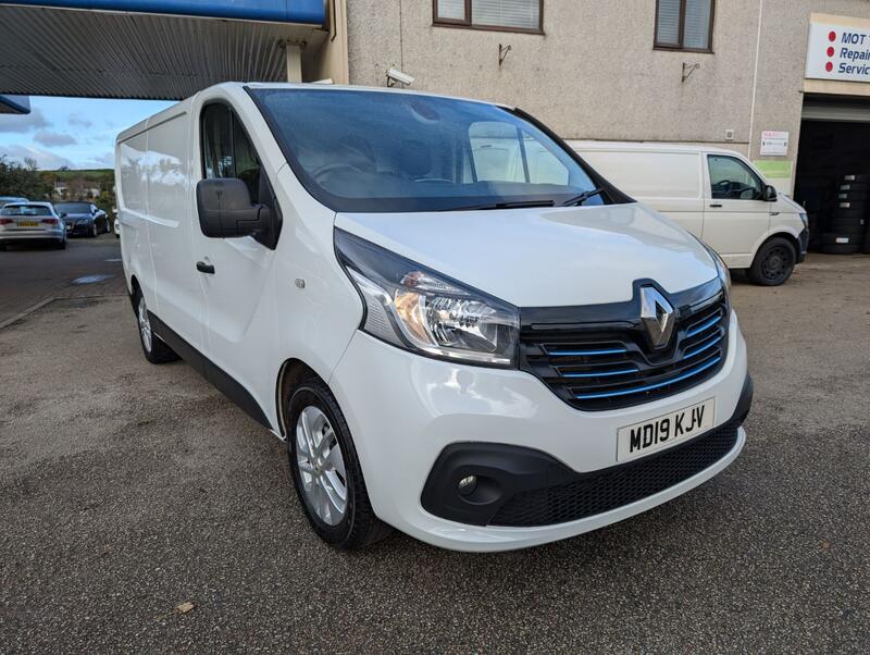 View RENAULT TRAFIC 1.6 LL29 dCi 120 Sport Nav Euro 6