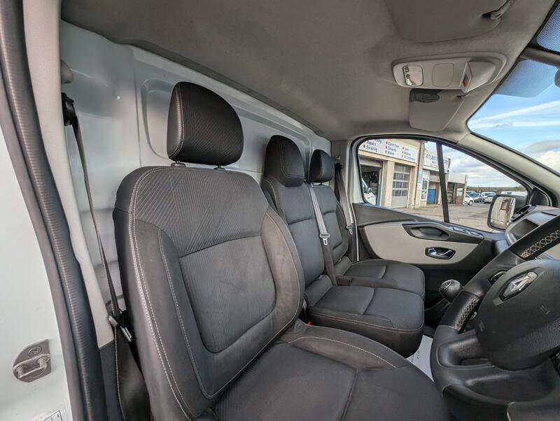 RENAULT TRAFIC