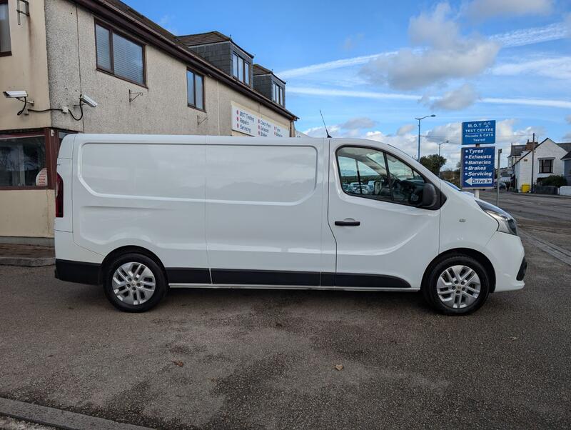 RENAULT TRAFIC