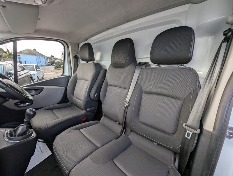 RENAULT TRAFIC