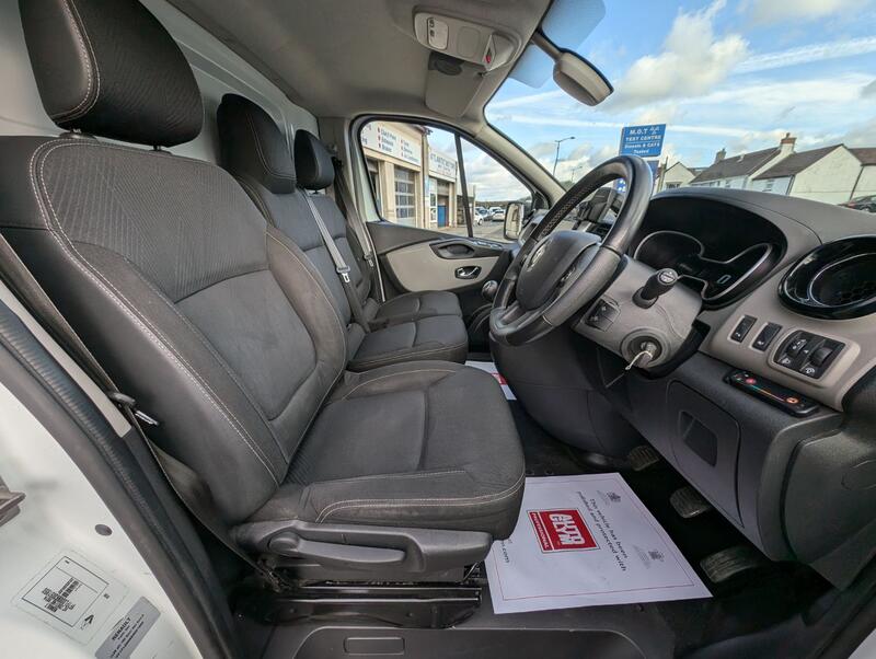 RENAULT TRAFIC