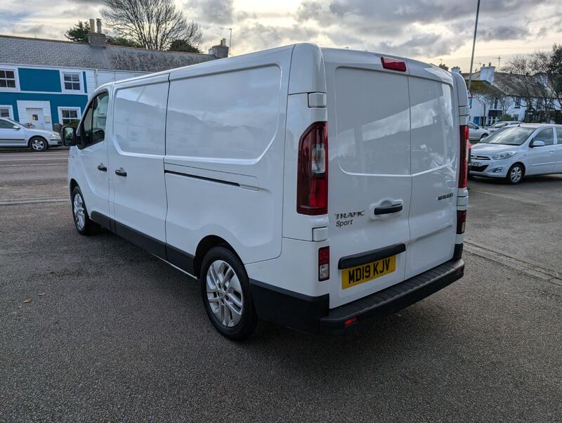 RENAULT TRAFIC